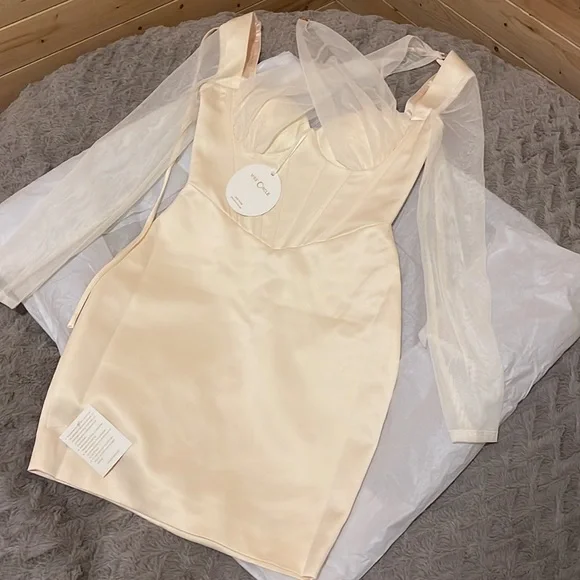 MISS CIRCLE Jocelynn Ivory Satin Mesh Long Sleeve Corset Dress - Picture 2 of 3